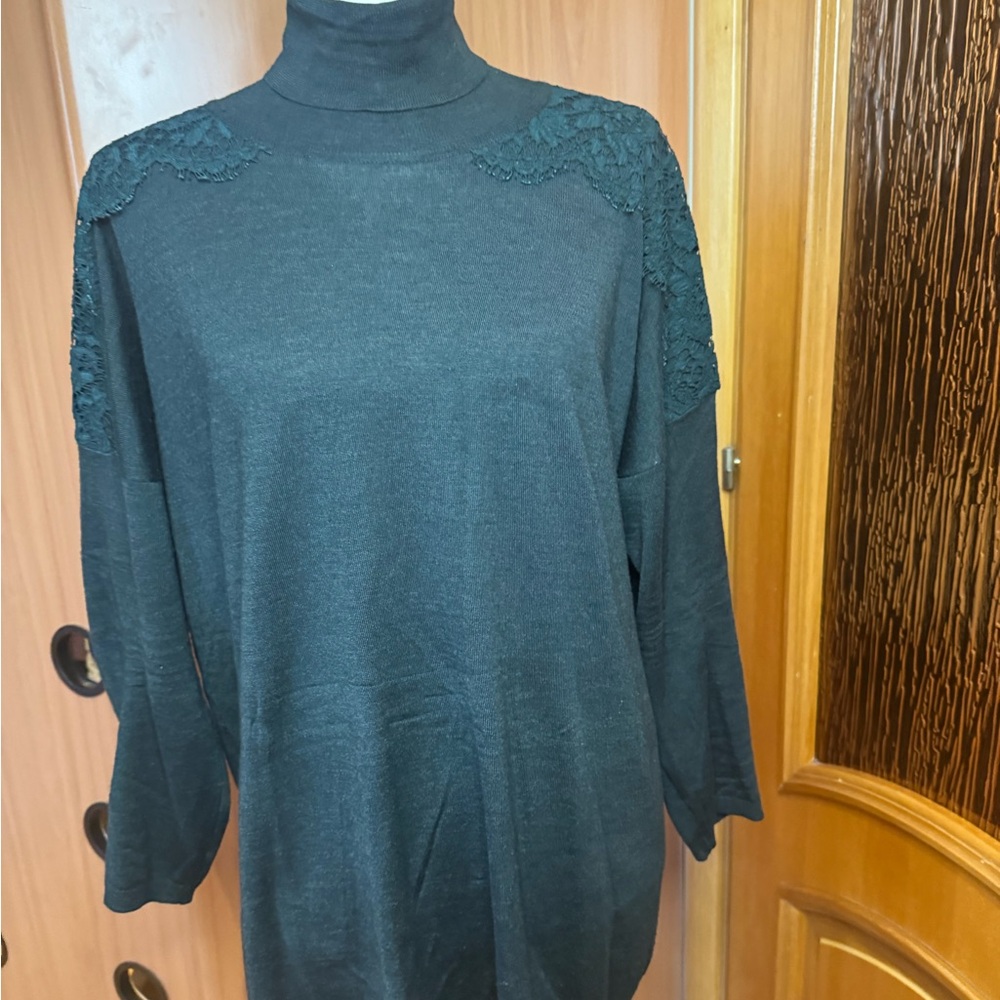Valentino green Wool/Silk/Cashmere Turtleneck with Lace Applique Sweater Sz 14
